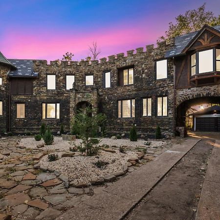 Enchanted Castle - Your Royal Getaway Awaits Cleveland Bagian luar foto