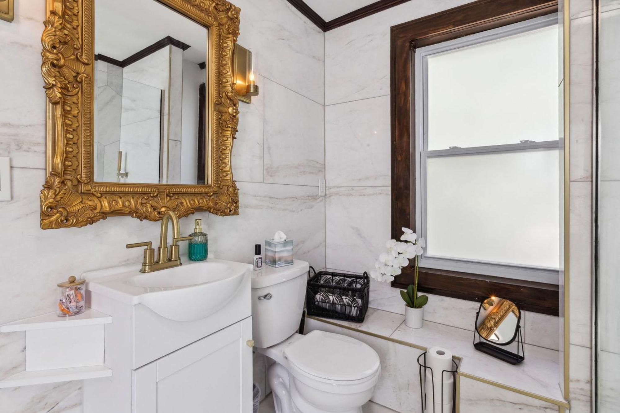 Enchanted Castle - Your Royal Getaway Awaits Cleveland Bagian luar foto