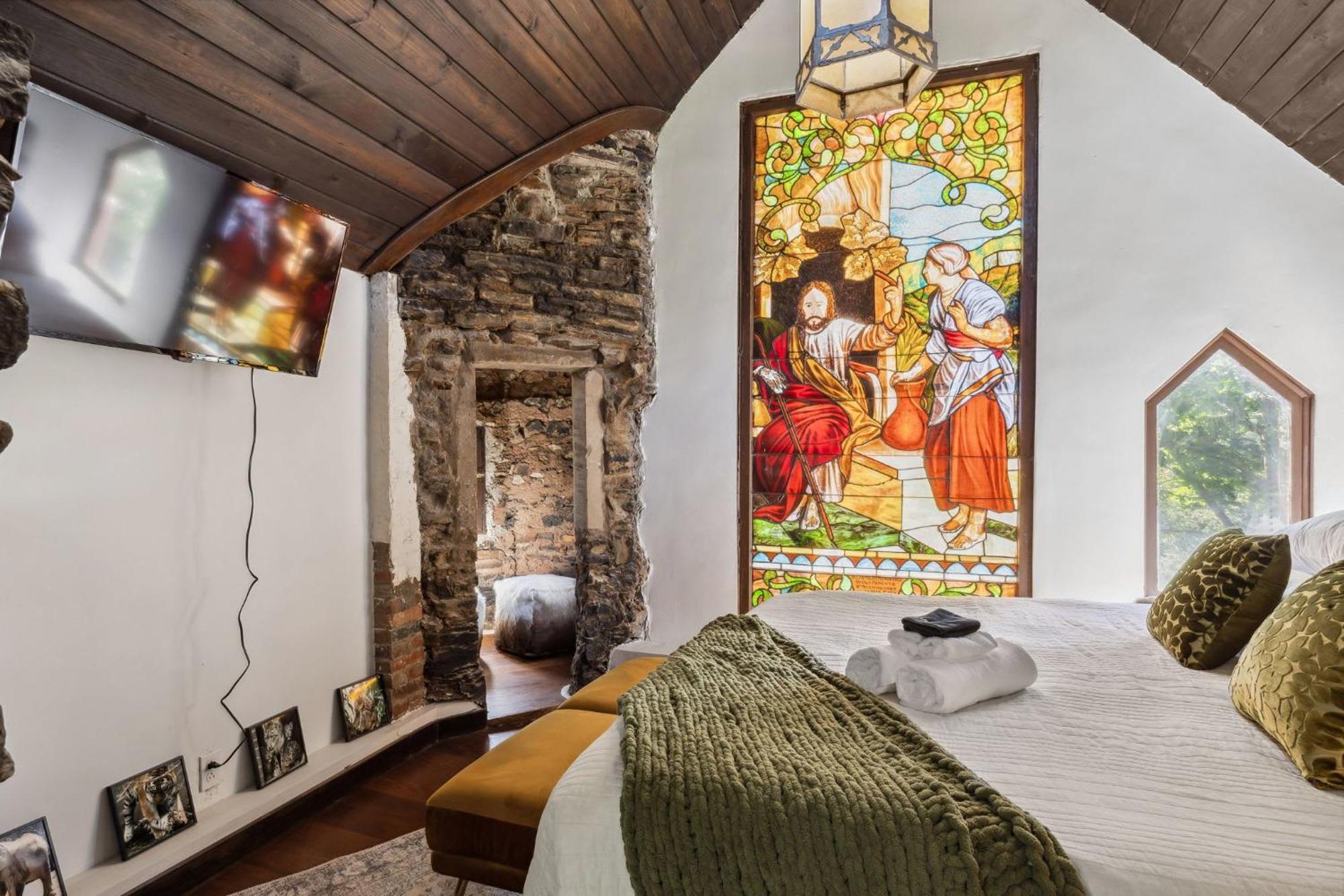 Enchanted Castle - Your Royal Getaway Awaits Cleveland Bagian luar foto