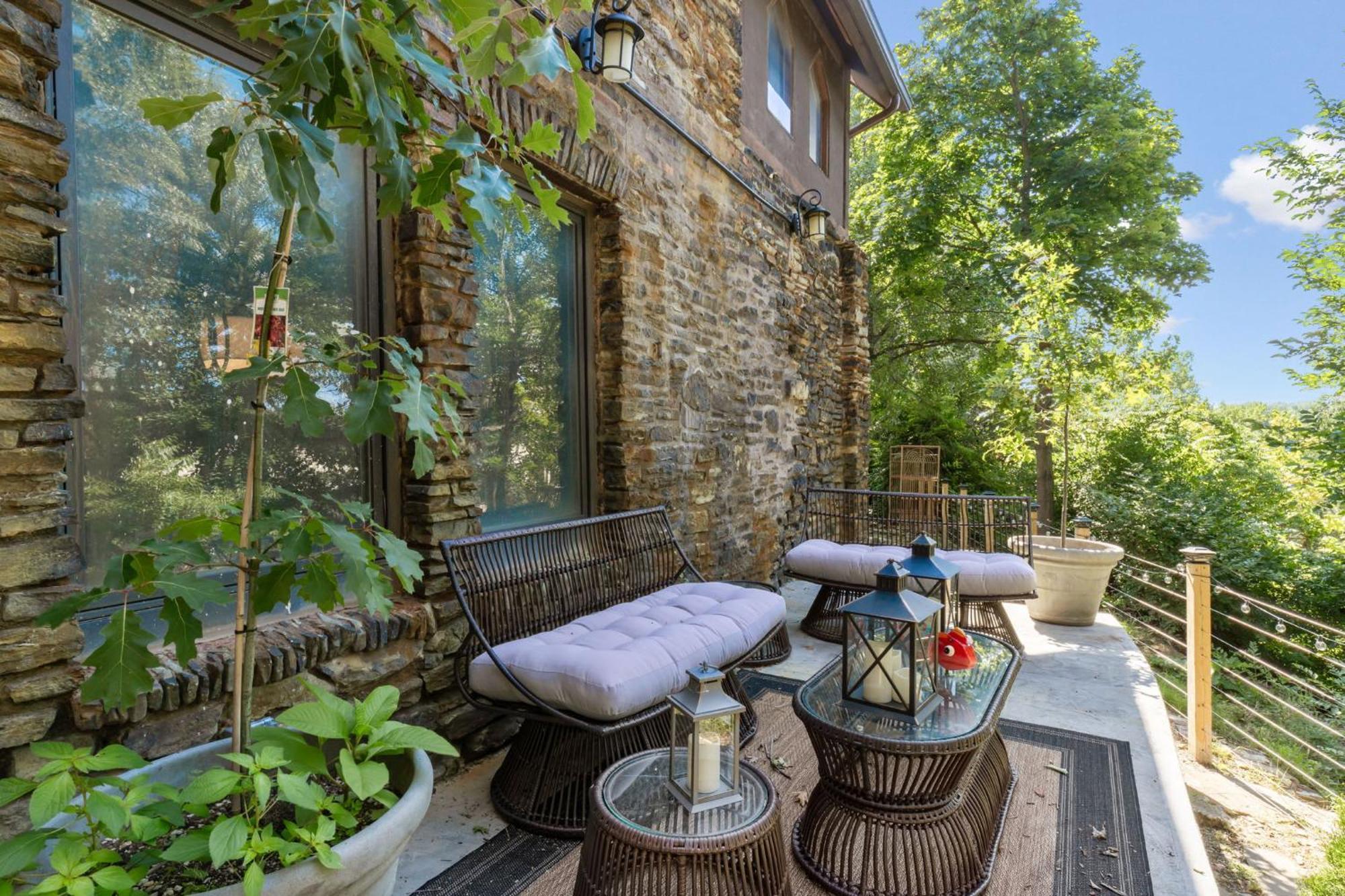 Enchanted Castle - Your Royal Getaway Awaits Cleveland Bagian luar foto