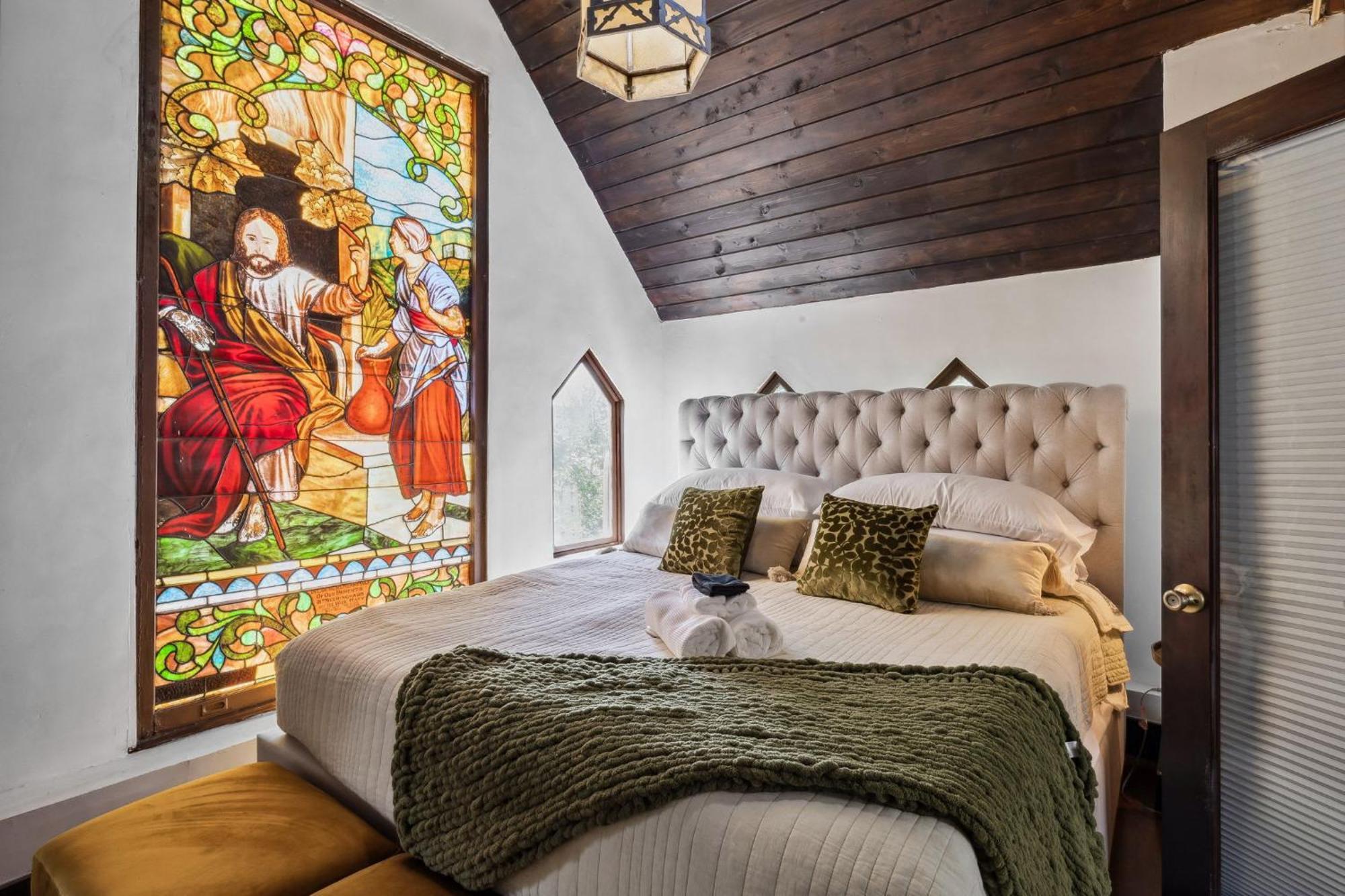 Enchanted Castle - Your Royal Getaway Awaits Cleveland Bagian luar foto