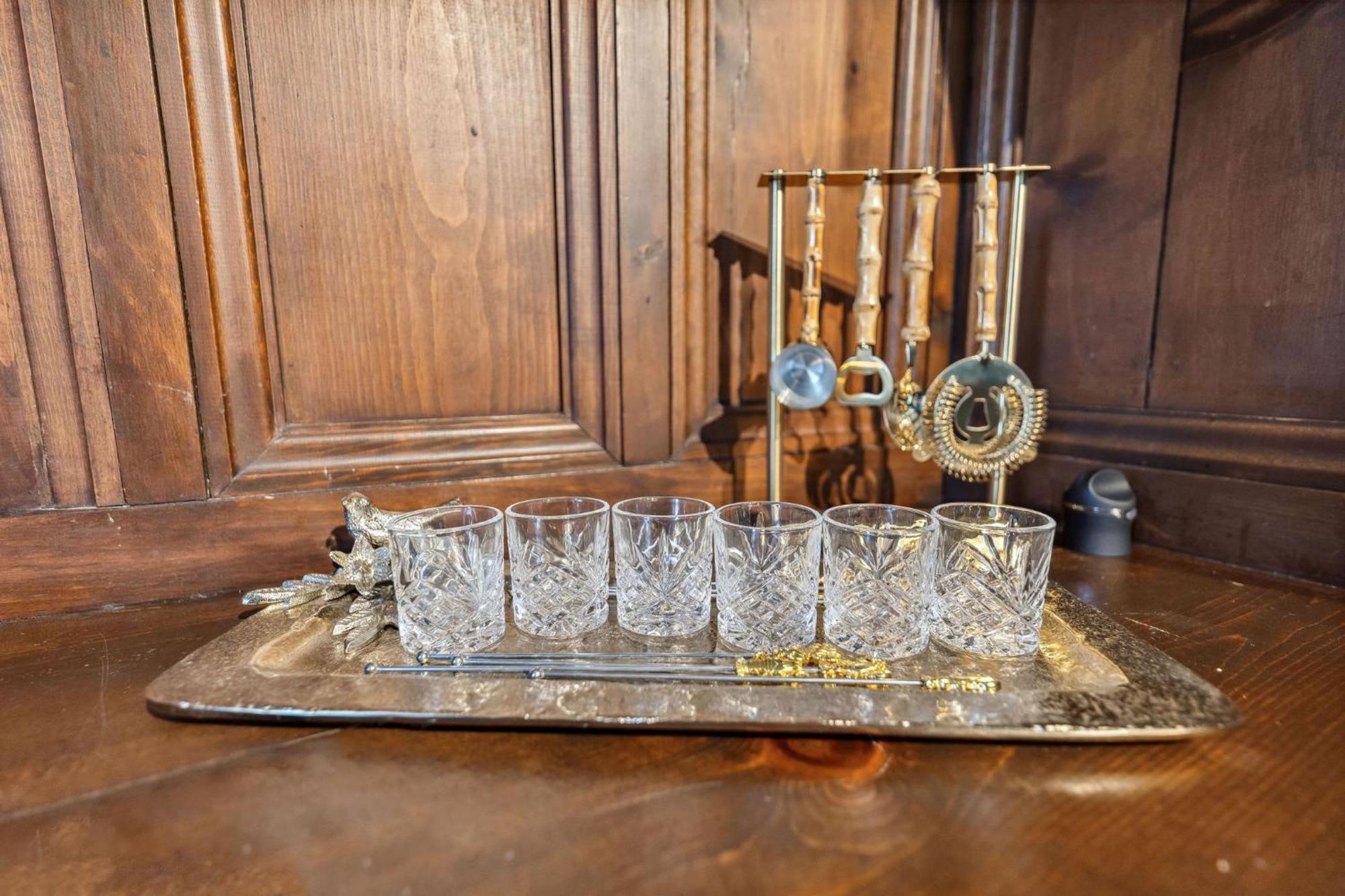 Enchanted Castle - Your Royal Getaway Awaits Cleveland Bagian luar foto